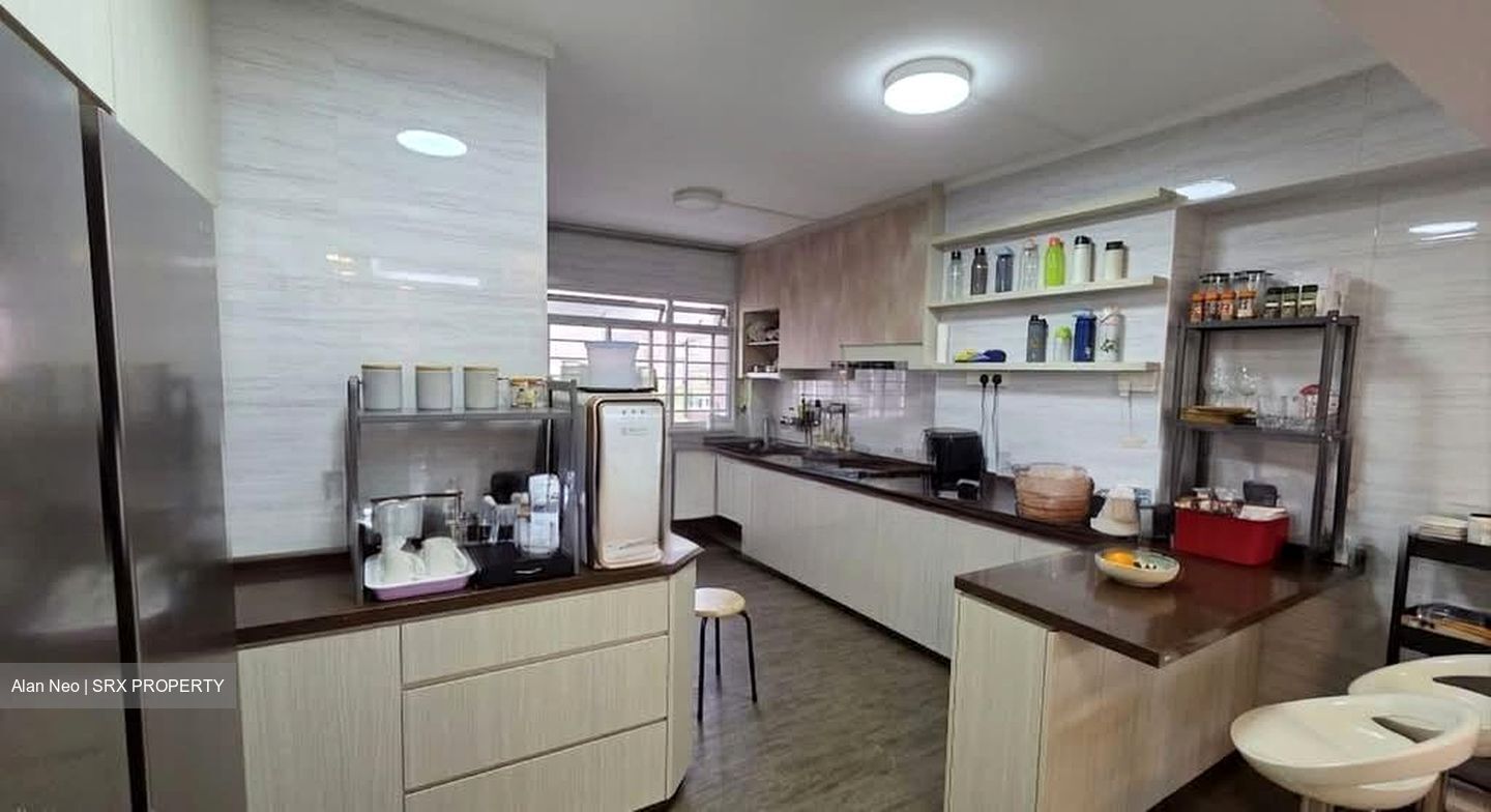 Blk 831 Jurong West Street 81 (Jurong West), HDB Executive #599654611